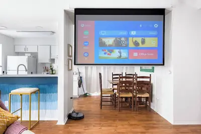 Image de Pet Friendly - Fenced Backyard - Projector -Games