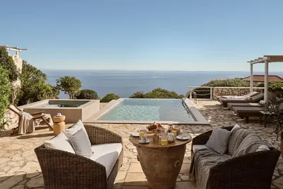 Image de Charming 3-Storey Villa with Private Pool
