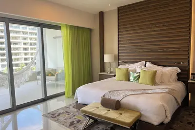 Image de Enjoy a World of Luxury in Cancun, Mexico. 5 Diamond Resort