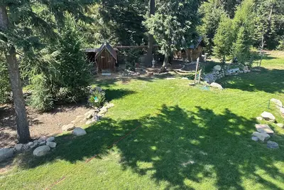 Image de Idyllic Idaho Getaway: Your Spirit Lake Sanctuary