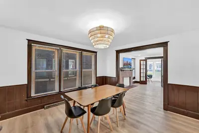 Image de mins to the Niagara Falls with WiFi, Ac, Arcade, full kitchen