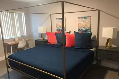 Image de Luxurious & Spacious 2bd Apt Walk to the Beach