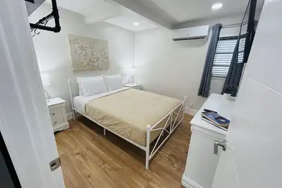Image de Stylish & Convenient 2 Br Apt
