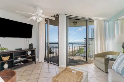 Image de Stylish Escape Oceanview Suite @ Meridian Plaza!