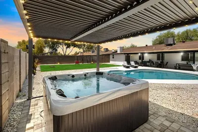 Image de Pool, Hot-tub, 10 min to Asu and D-town Gilbert