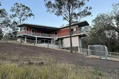 Image de Luxury new 2 bedrm with ensuites, scenic views & outdoor bath close to winery 🍇