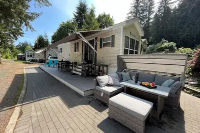Image de Cabin by the Cultus lake in gated Holiday Resort