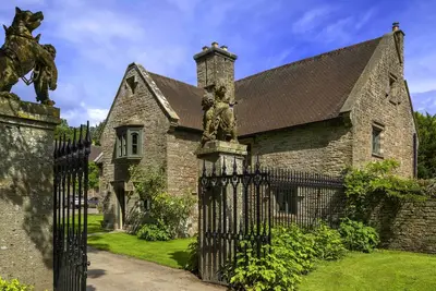 Upper Lodge at Kentchurch  - sleeps 6 guests  in 3 bedrooms