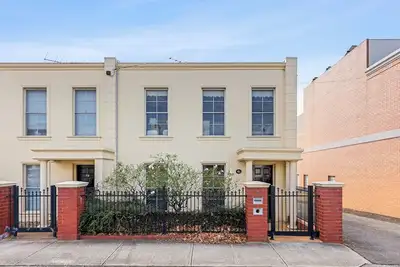 Image de Hidden Heart Of Geelong | Spacious Cbd Townhouse