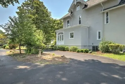 Image de Nj Suburban Retreat - Direct train to Nyc - Train station half a mile walk! ! !