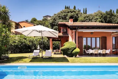 Image de Villa con Giardino e Piscina Privata Sotto il Castello di Soiano