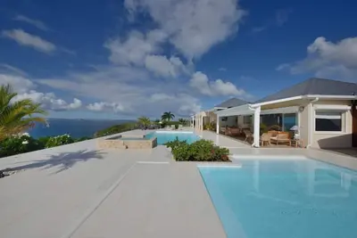 Dream in Blue - Villa with Incredible Views and More