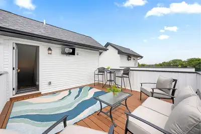 Image de Adam's Downtown Retreat with 2 Rooftop Patios (1012/1014 Franklin)