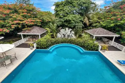 Image de Sandy Lane House in St James by Personal Villas - Ideal for Leisure and Retreat
