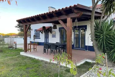 Image de Tranquila Quinta Portuguesa a 45 Minutos de Lisboa com Arvores Frutos e Vinha