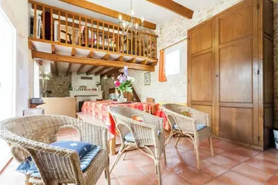 Image de Villa de 4 chambres avec jardin aménagé et wifi à Génissac