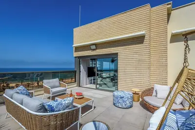 Image de #Breathtaking 4br\/3ba Duplex Seafront