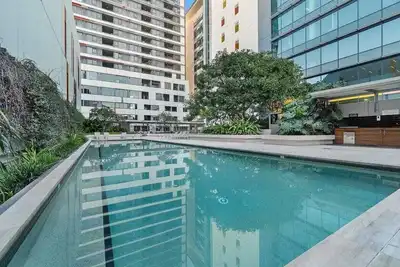 Image de Chic Apt | James St Precinct | Free Parking | Pool