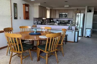 Image de 1 Block to Beach Townhome on 65th Street full summer rentals available or weekly