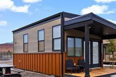 Image de New BooBoo Modern Luxury Cabin 1 Bedroom / I Bath Efficiency