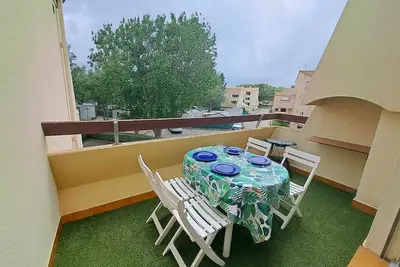 Image de Accès direct plage! Charmant T2 mezzanine avec terrasse et parking privé