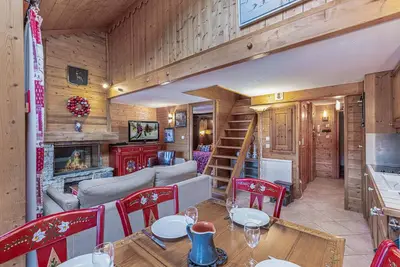 Image de Superbe duplex avec cheminée, proche des pistes et commerces, accès spa & piscine