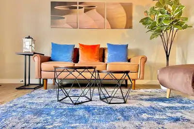 Image de Cozy near Stadiums/ Six Flags/ 2 parking/Wifi