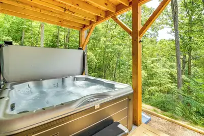 Image de Modern Hiker's Haven w/ DuPont State Forest Views!
