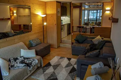 Image de À 20m des pistes de ski, balcon, télévision, casier à ski, 29m², Isola 2000