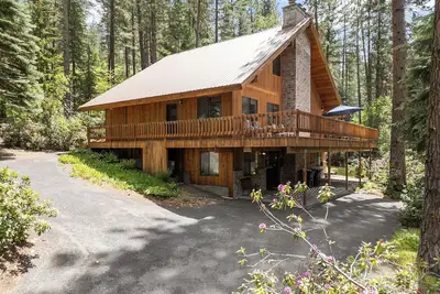 Image de Retro Retreat with Peaceful nature views! Bbq grill, ping pong, views of Icicle River