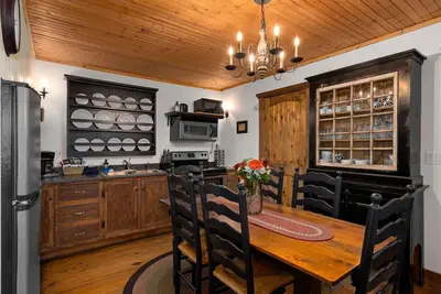 Image de Quarterboard Cottage -A Wonderfully Unique Cabin