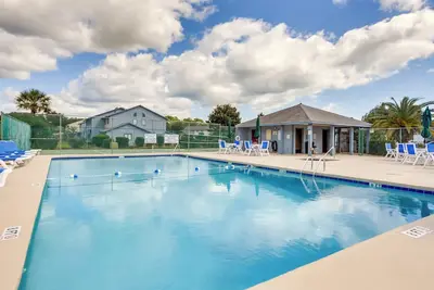 Image de Near Beaches & Golf Courses: Little River Townhome