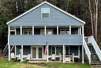 Image de Remodeled Newfound Lake - home w/ water views sleeps 10- close to ski mountains!