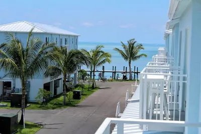 Image de Relaxing 1-bedroom condo in Marathon with ocean front pool Great for Snowbirds