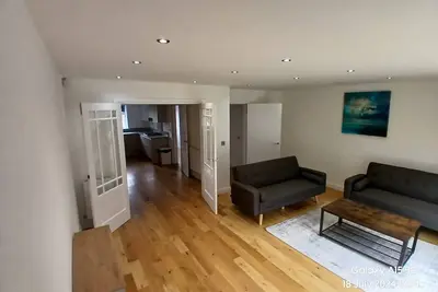 Image de Maison-Famille-Salle de bain-Vue sur Jardin-4 Bedroom House