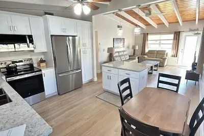Image de Casa Mar - Unit 34 ; 2 Bedroom 1. 5 Bath Close to Beach