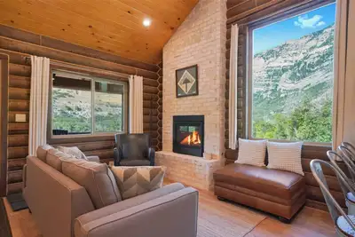 Image de Cute Cabin w\/ Mountain Views *King Bed*