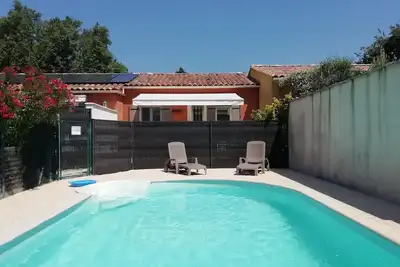 Image de Clos des Plumbagos, entre Avignon et le Ventoux
