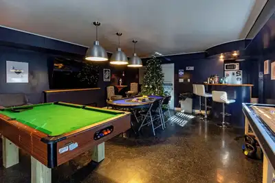 Image de Penn State Retreat - walkable 4 b / 2 b with game room
