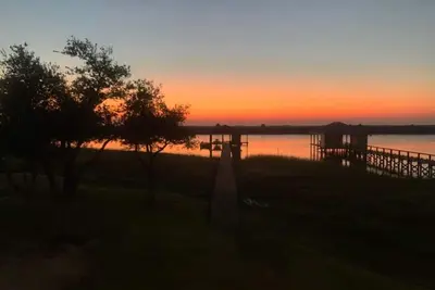 Image de Reel N Rest in Hackberry La! Waterfront home with beautiful views.