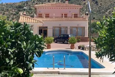 Image de Familiar House with Private Pool and Mountains View
