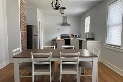 Image de 3-bedroom/2 Bath house in charming Thunderbolt, Ga. Come and enjoy your stay.