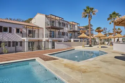 Image de En bord de mer + piscine | T3 pour 8