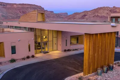 Image de Luxurious 2-bedroom condo with pool, fitness room, WiFi in Magical Moab