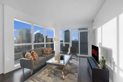 Image de Midtown Suites - Free Parking - 5 min walk to Subway