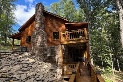 Image de The Tradesman: Brand New, Custom Built Log Cabin in The Hocking Hills