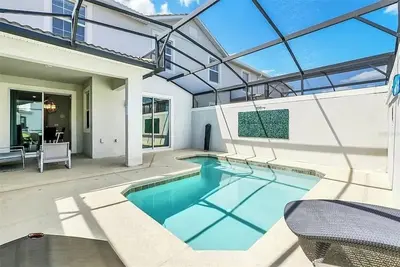 Image de 1569 Sd - Spacious Champions Gate Retreat with Modern Amenities