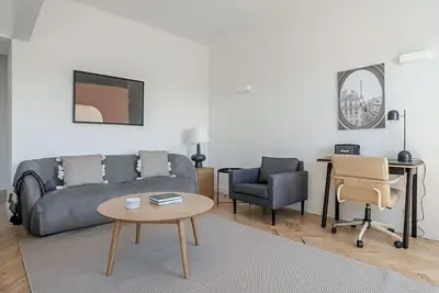 Image de Blueground | Santo António, river view, w/d, elev