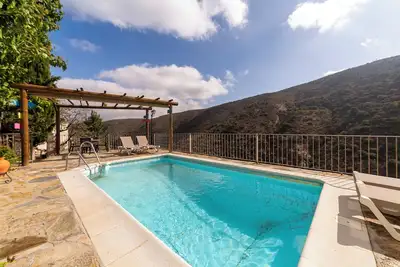 Maison de campagne \"La Casa Al Revés\" avec vue sur la montagne, Wi-Fi et climatisation