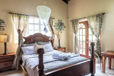Image de Spacious Mountain View retreat with Jacuzzi, Patio, full Kitchen & Car Rental
